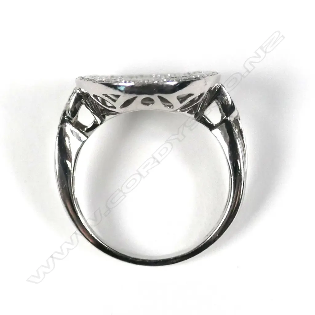 An 18ct white gold and diamond dress ring Image 1++