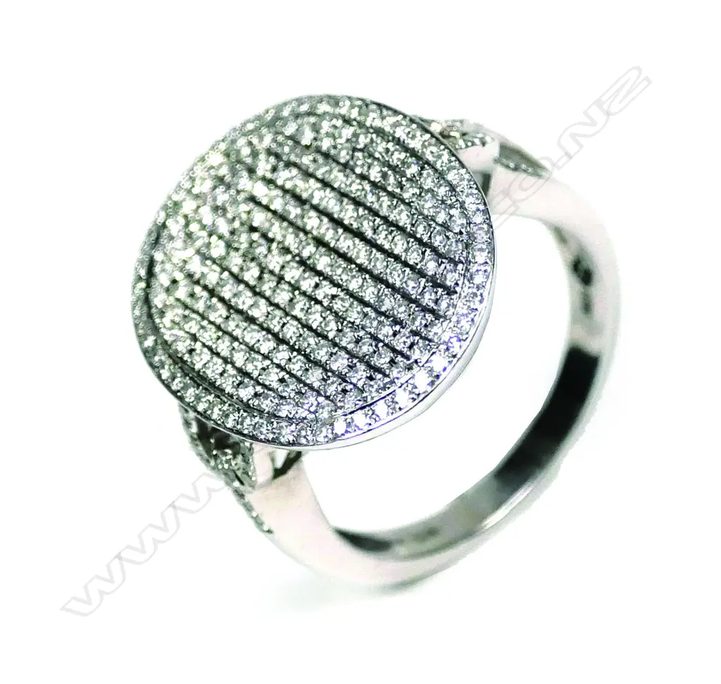 An 18ct white gold and diamond dress ring Image 1++
