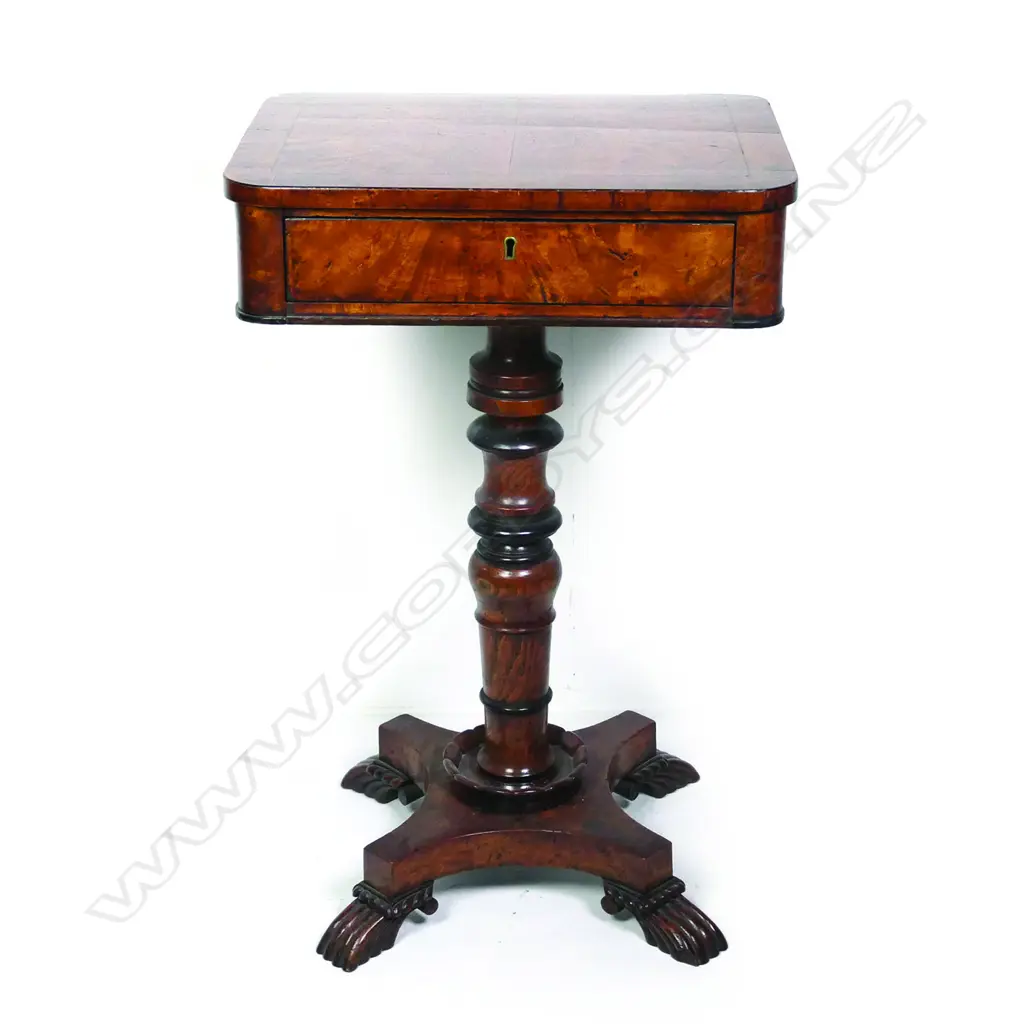 A Regency walnut side table Image 1++