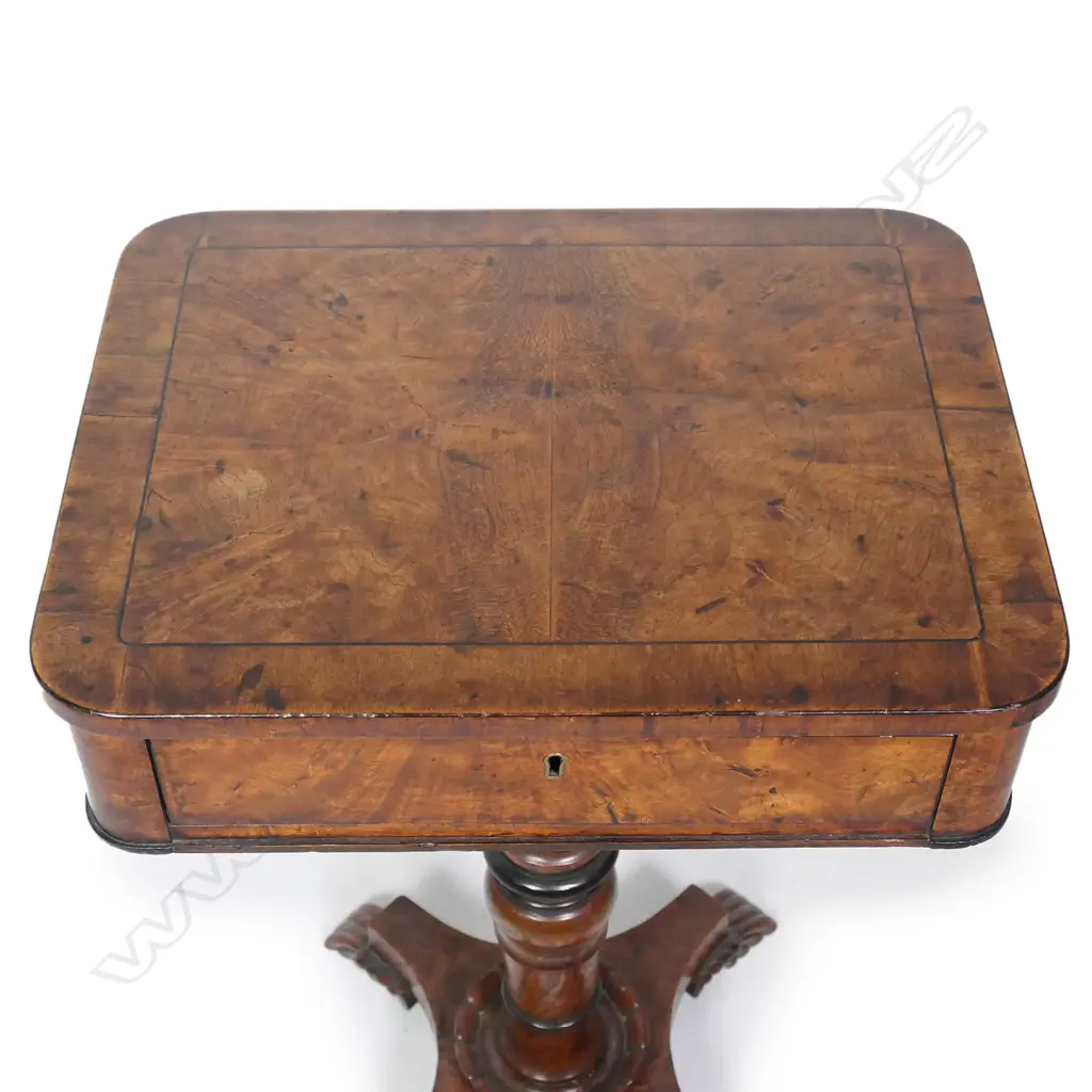 A Regency walnut side table Image 1++
