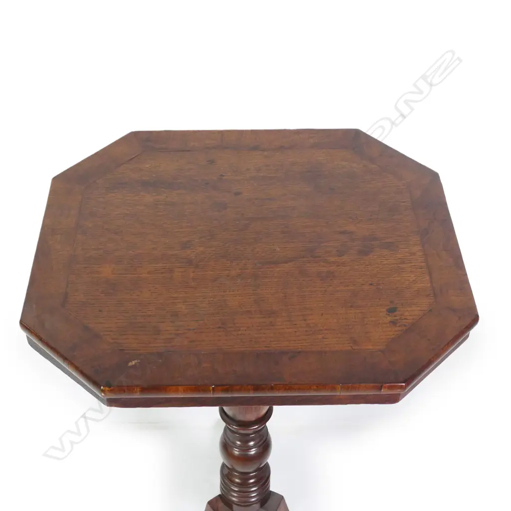 A Regency oak wine table Image 1++