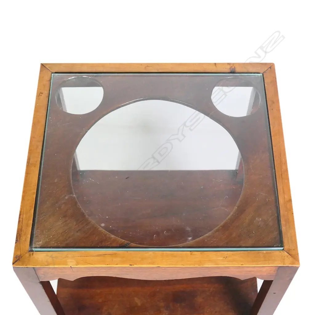 A Georgian mahogany washstand Image 1++