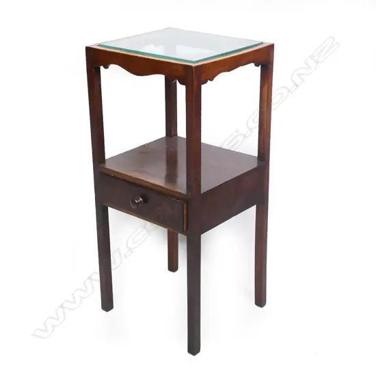 A Georgian mahogany washstand