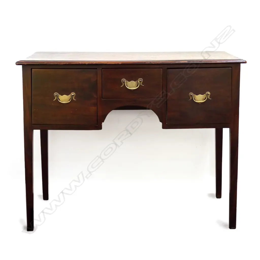 A Georgian mahogany knee hole desk Image 1++