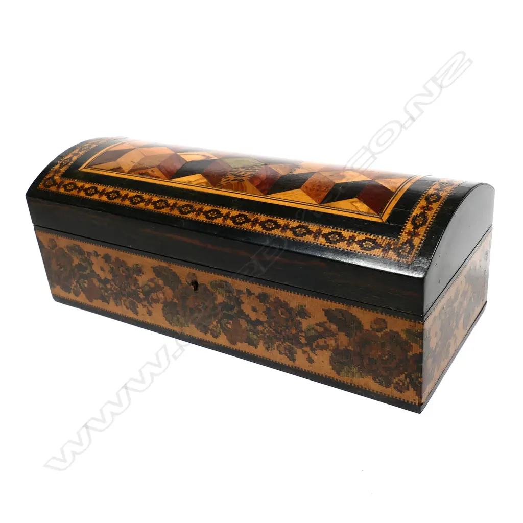 A Victorian Tunbridge ware box Image 1++