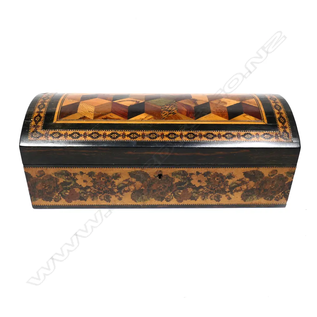 A Victorian Tunbridge ware box Image 1++