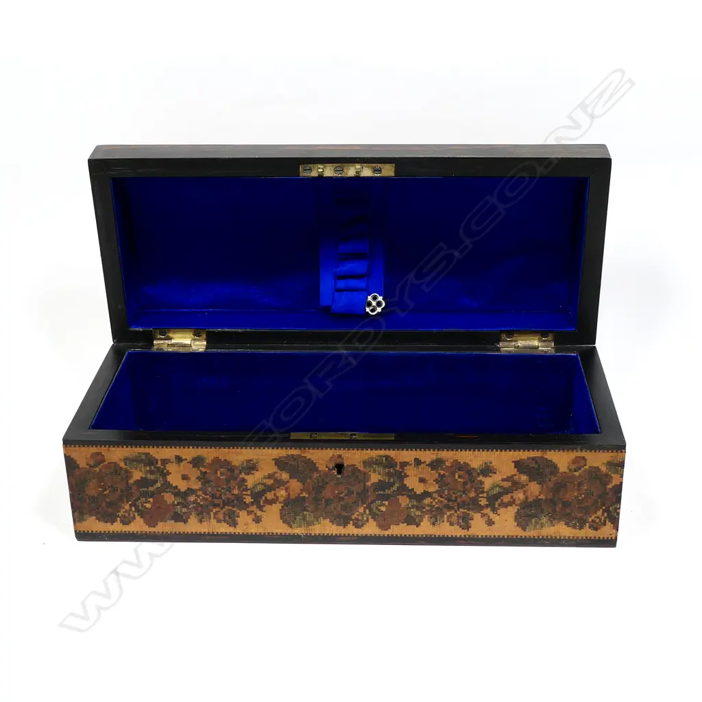 A Victorian Tunbridge ware box Image 1++