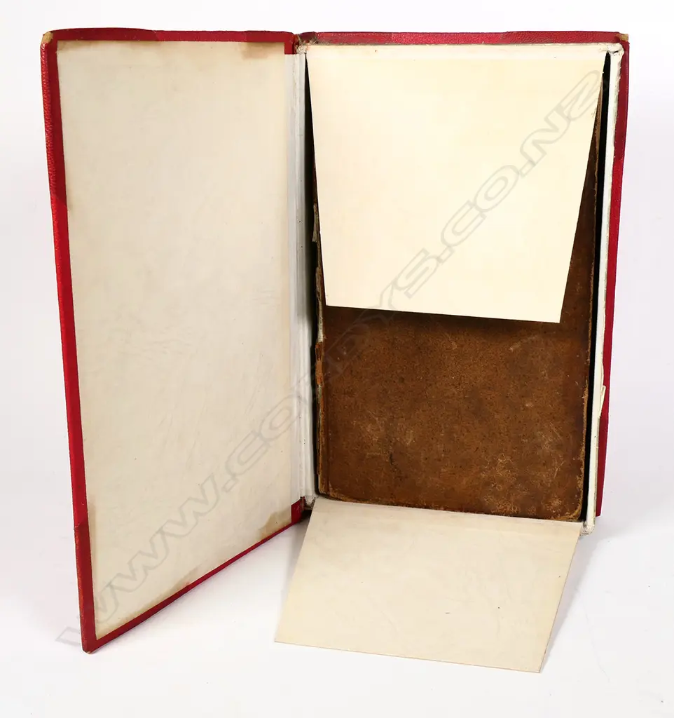 A copy of the New Testament in Maori Image 1++