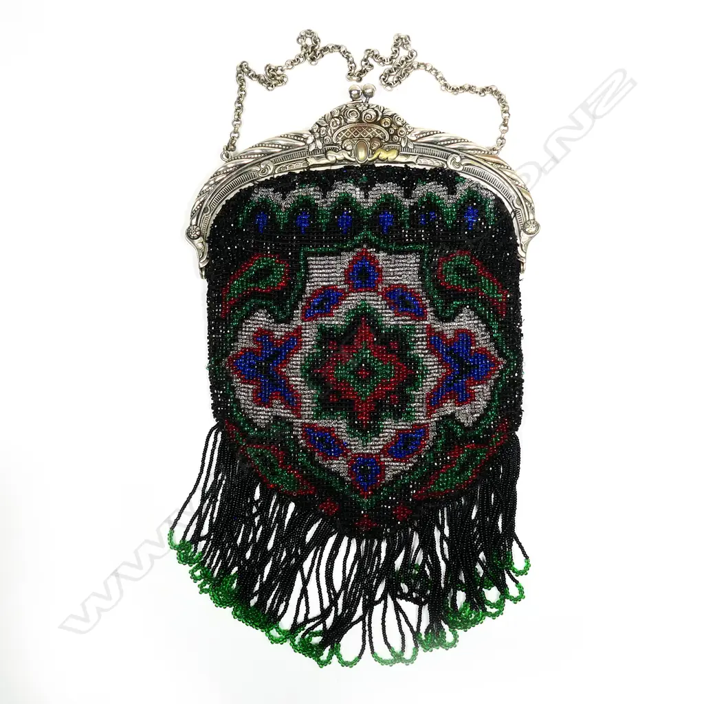 A vintage beaded bag Image 1++