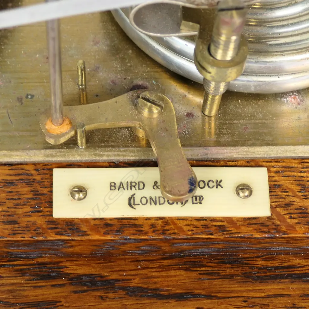 An early 20thC oak and glazed cased barograph Image 1++