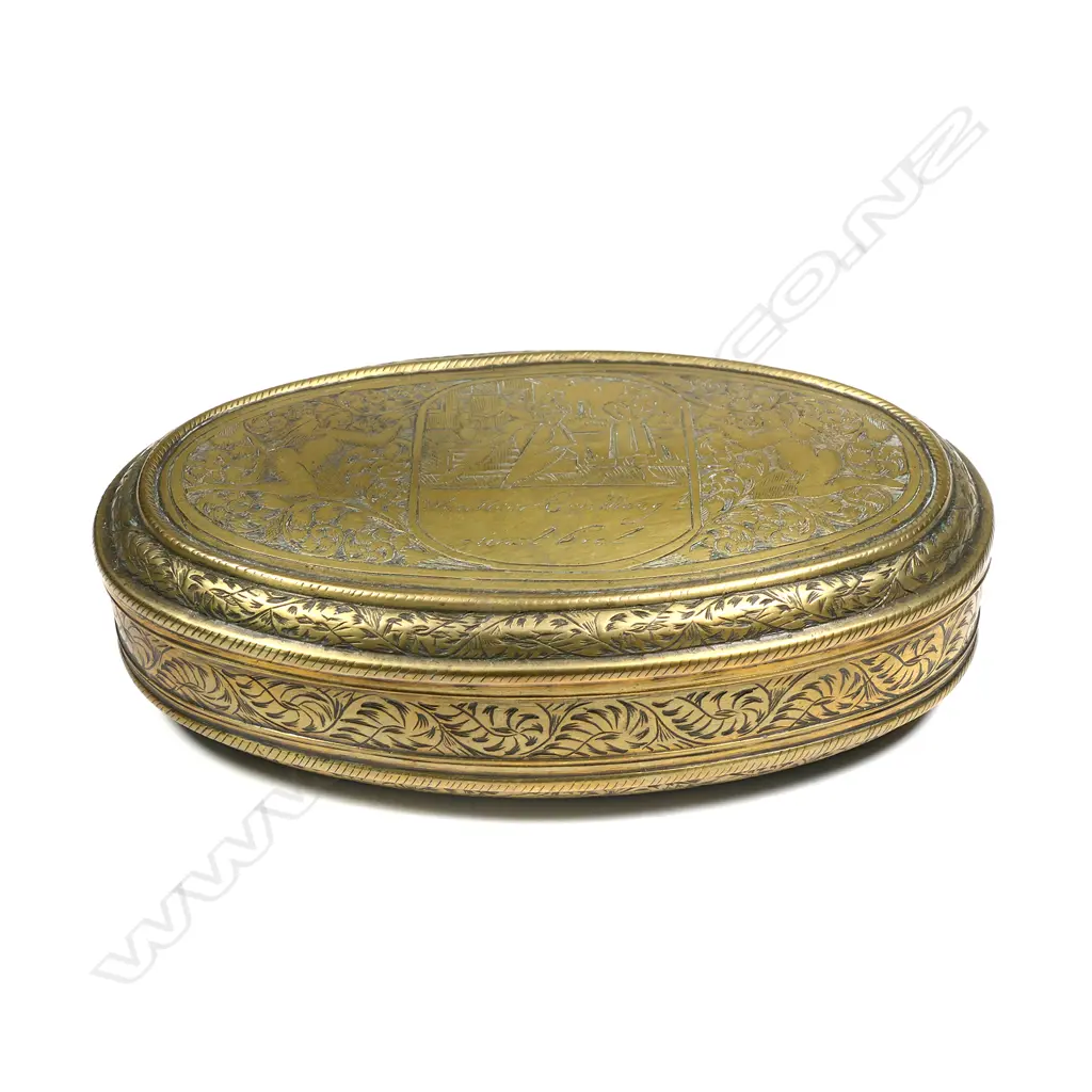 An 18thC Dutch brass tobacco box Image 1++