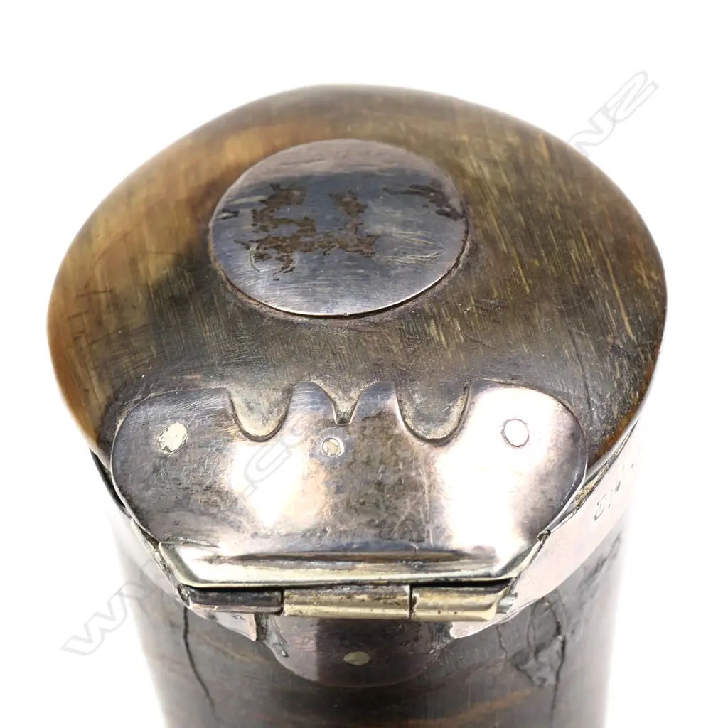 A Victorian Scottish horn snuff mull Image 1++