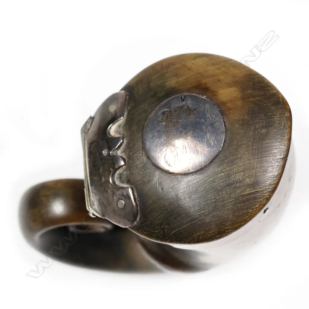 A Victorian Scottish horn snuff mull Image 1++