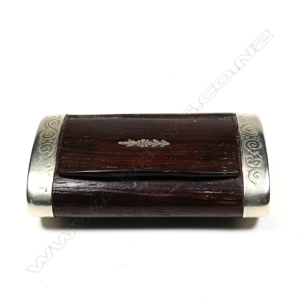A 19thC French rosewood and silver plate snuff box Image 1++