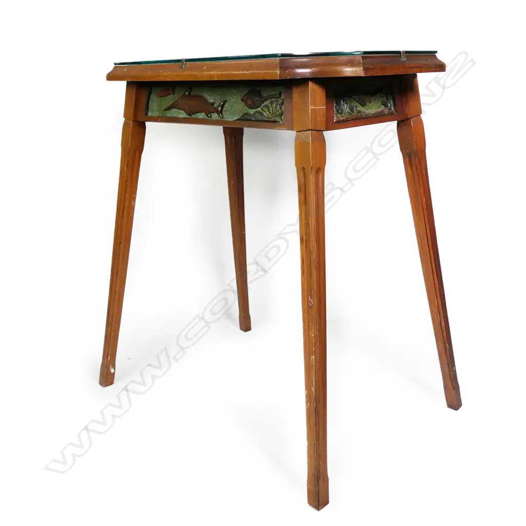 A New Zealand folk art fish carved side table Image 1++
