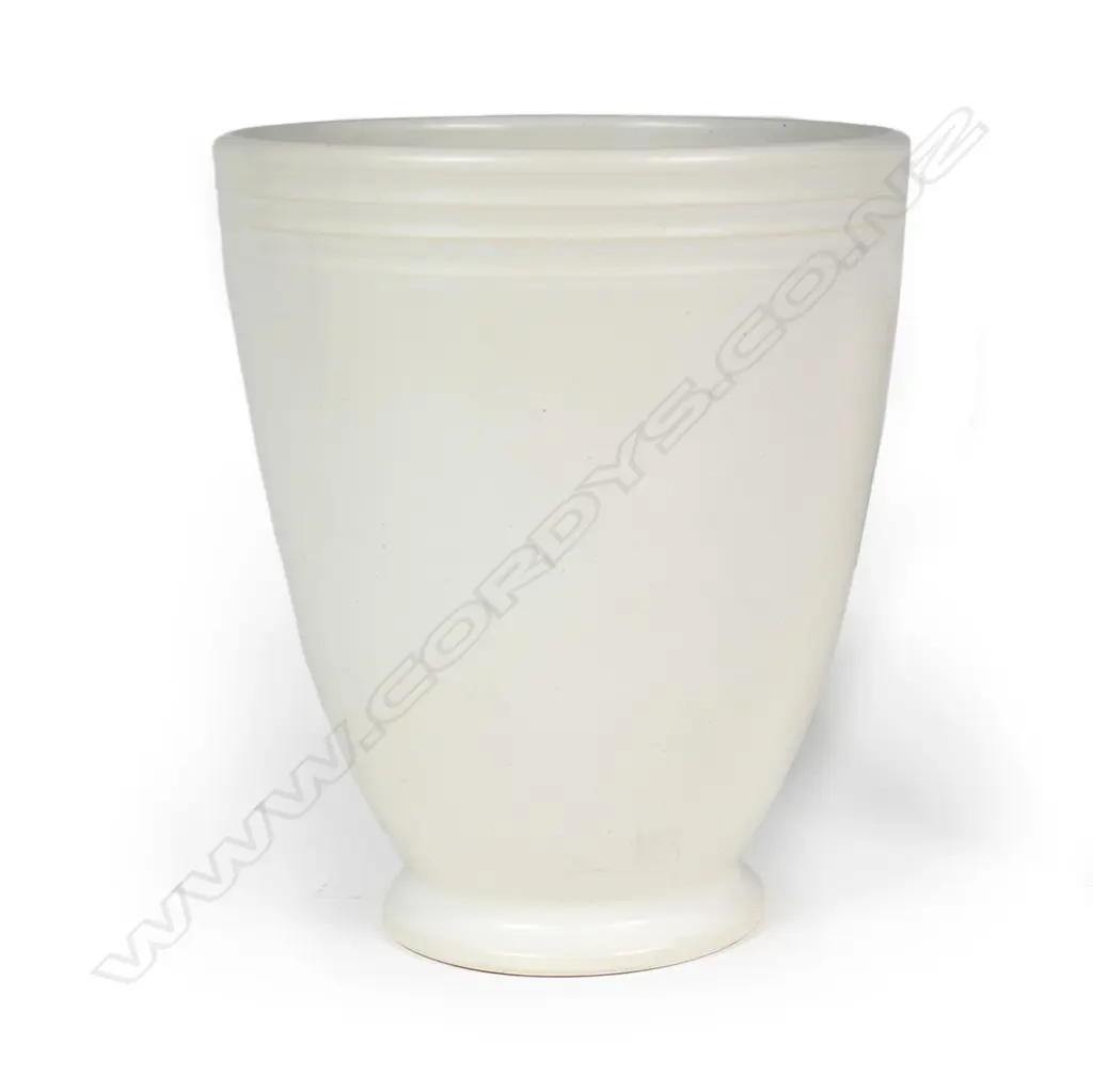 A Crown Lynn Hand Potted vase Image 1++