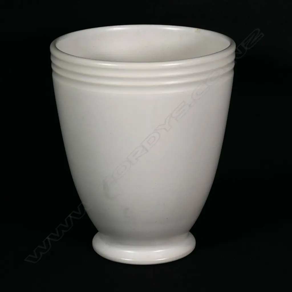 A Crown Lynn Hand Potted vase Image 1++