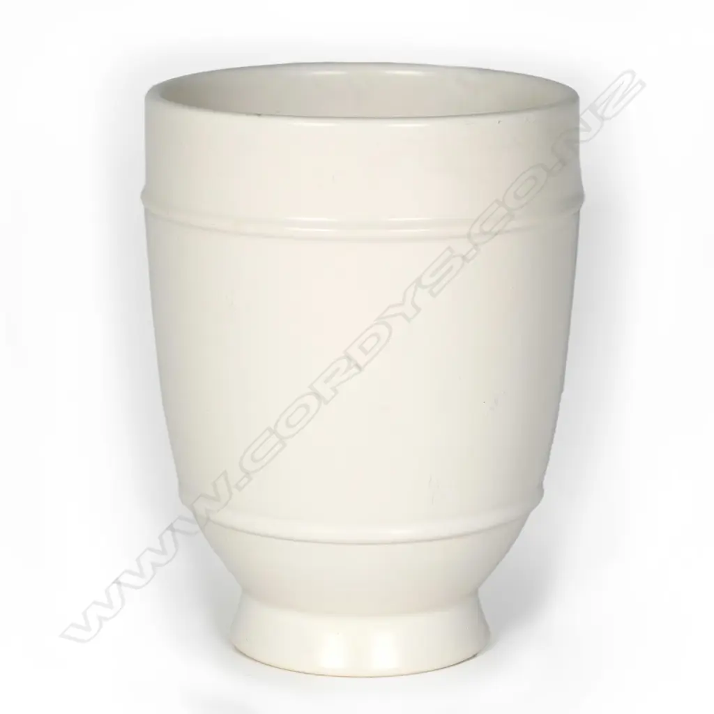 A Crown Lynn Hand Potted small vase Image 1++