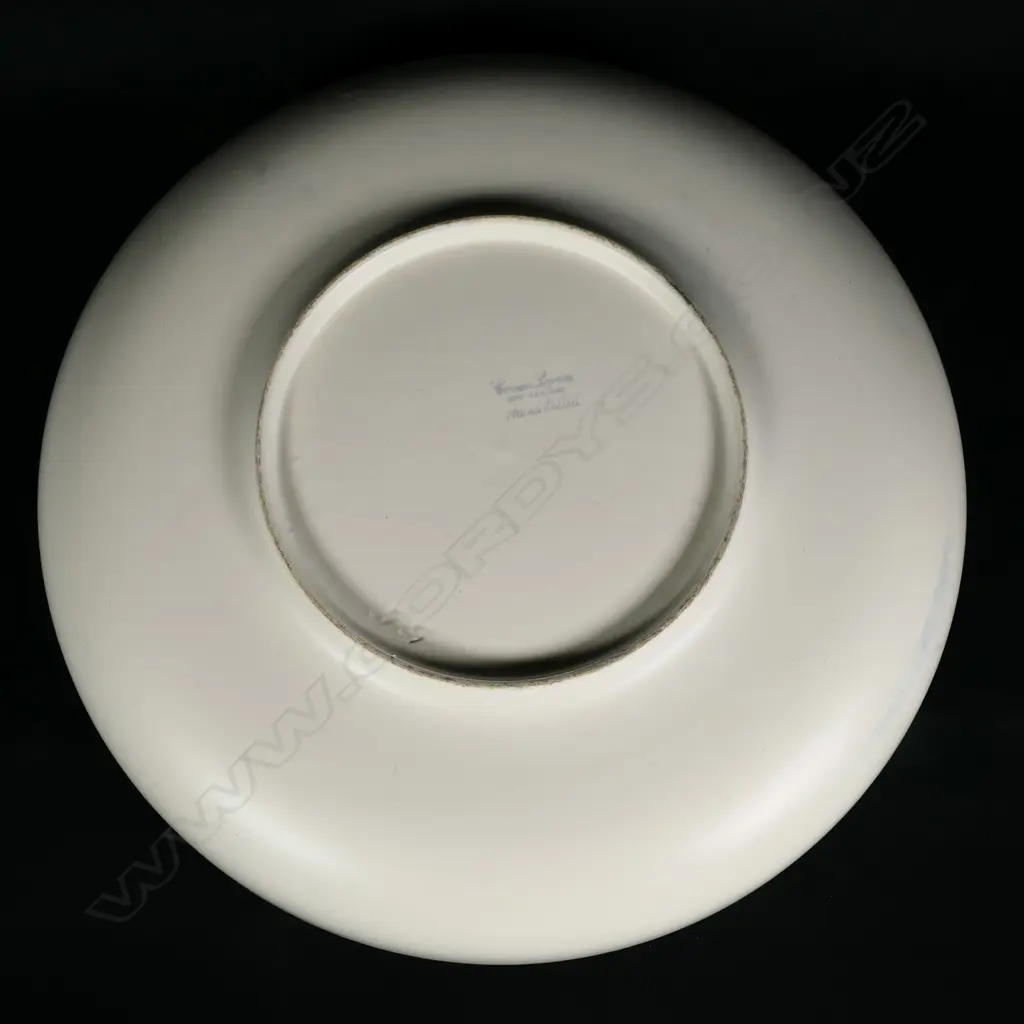 A Crown Lynn Hand Potted float bowl Image 1++
