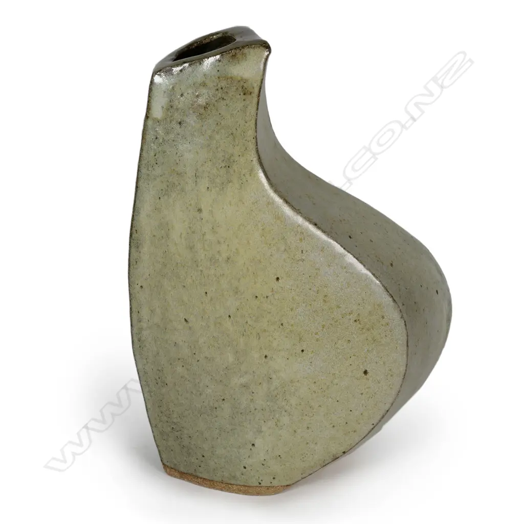 A Jim Greig turning form vase Image 1++