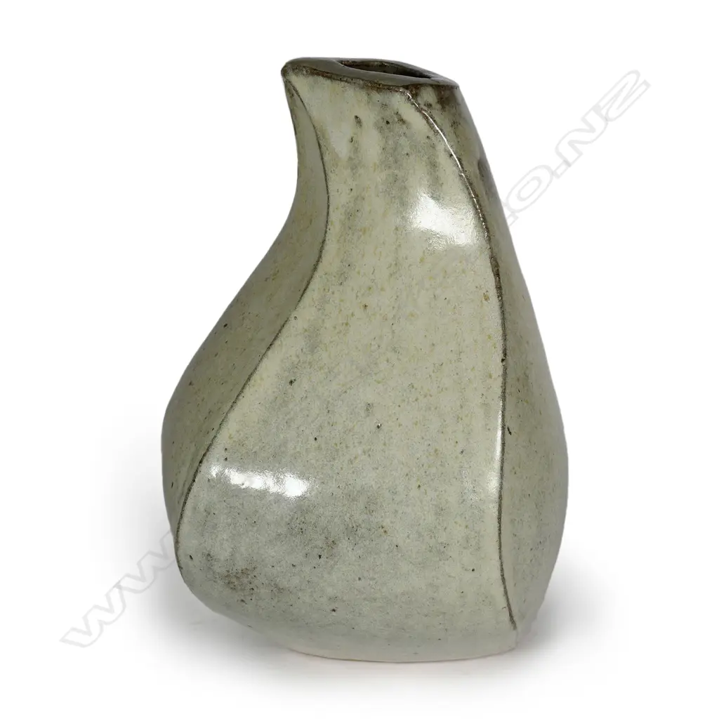 A Jim Greig turning form vase Image 1++