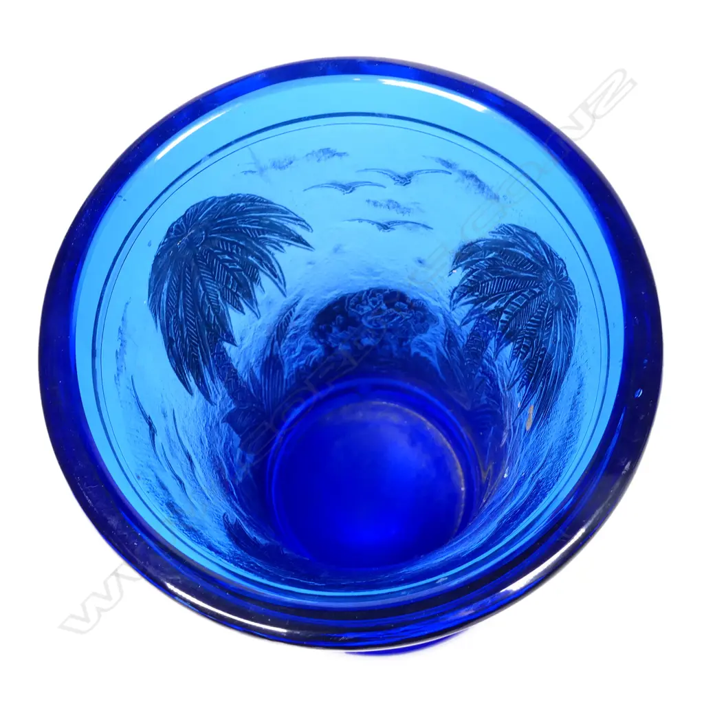 A rare Moser Karlsbad 'Elephants' Oroplastic/cameo glass vase by Rudolf Wels Image 1++