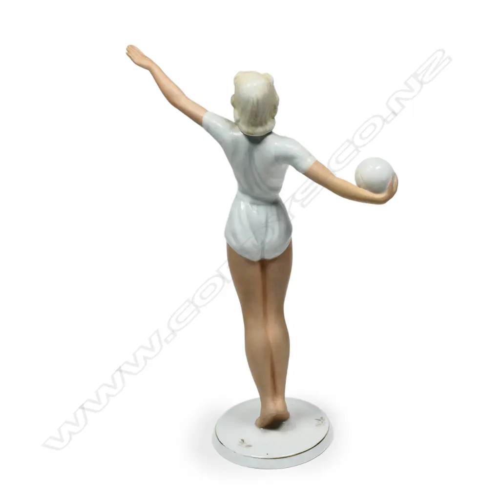 A Schaubach-Kunst female gymnast figurine Image 1++
