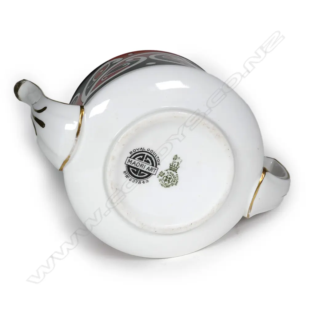 A Royal Doulton 'Maori Arts' six-person porcelain coffee service Image 1++