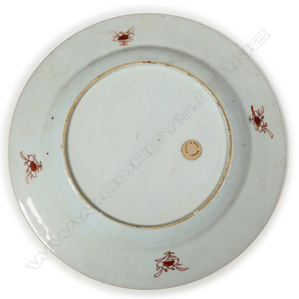 An 18thC Chinese porcelain famille rose plate Image 1++
