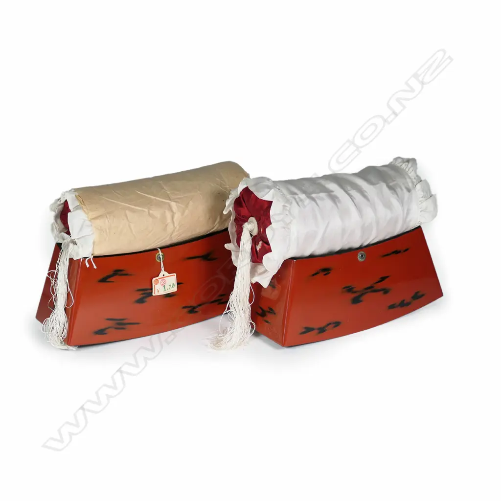 A pair of early 20thC Japanese Meiji geisha pillows Image 1++
