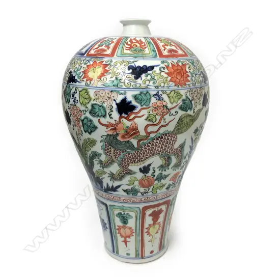 A Japanese Arita porcelain large vase