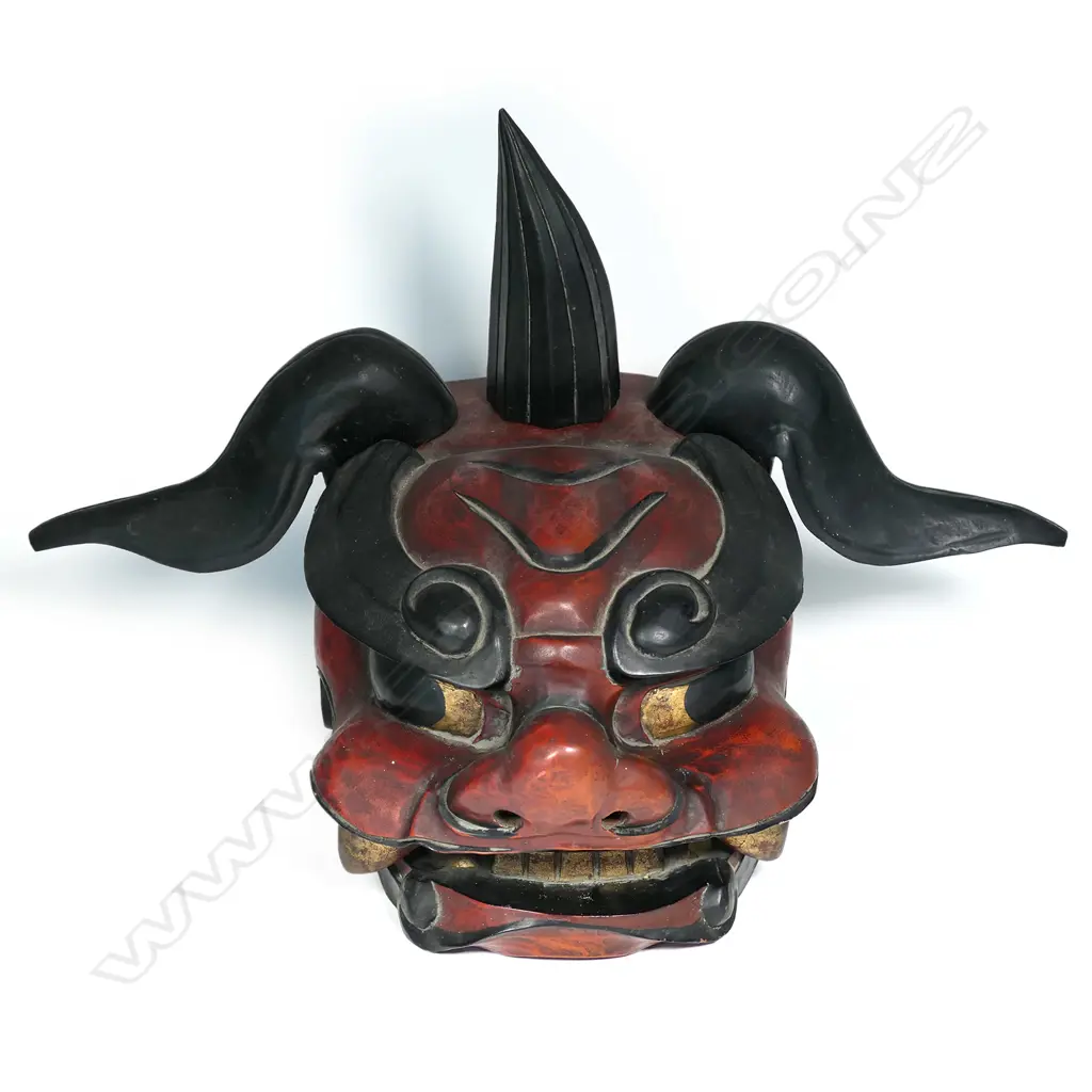 An uncommon old Japanese carved and painted processional dragon head Image 1++