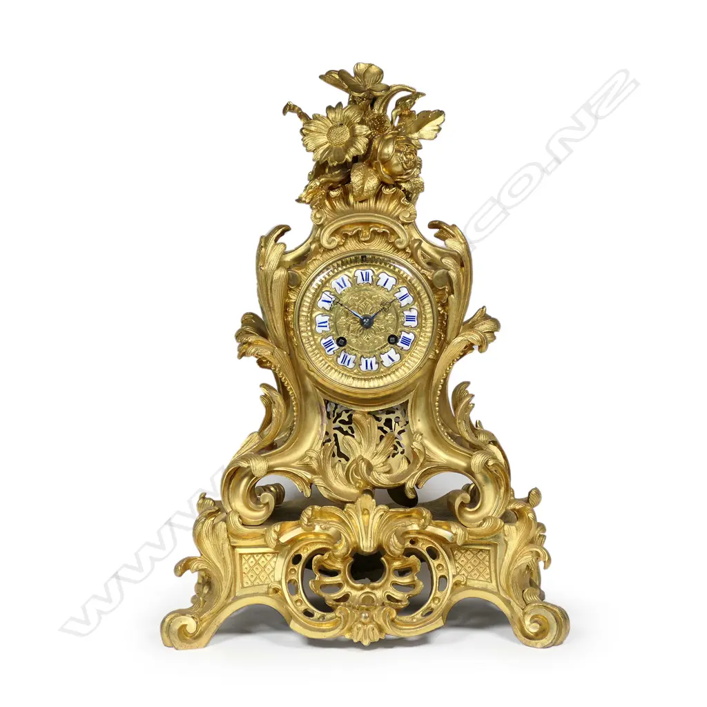 A 19thC ornate French bronze and ormolu mantel clock Image 1++