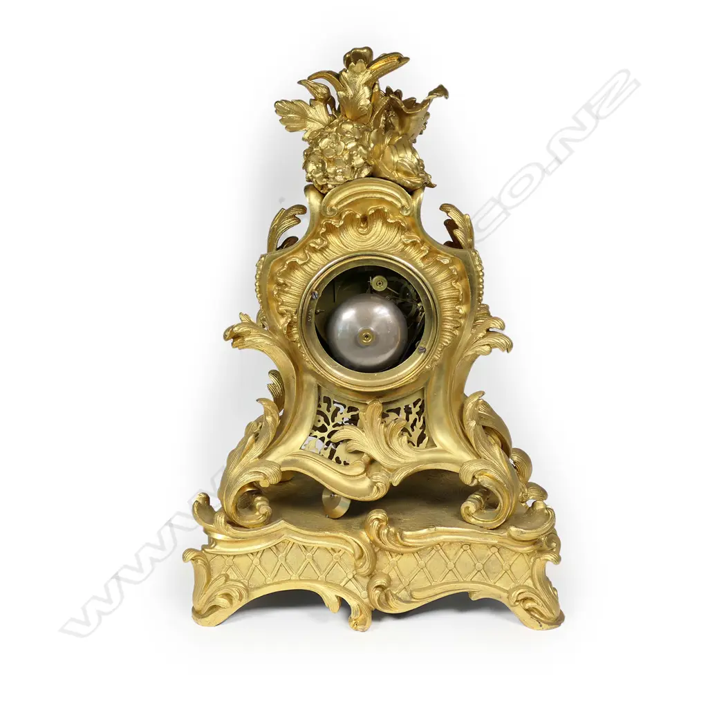 A 19thC ornate French bronze and ormolu mantel clock Image 1++