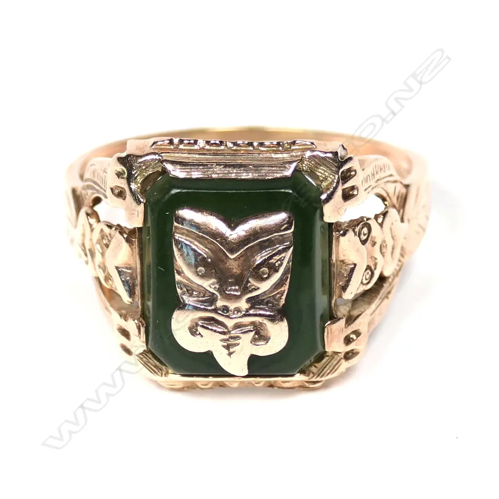 A good vintage 9ct rose gold pounamu and tiki mask ring Image 1++