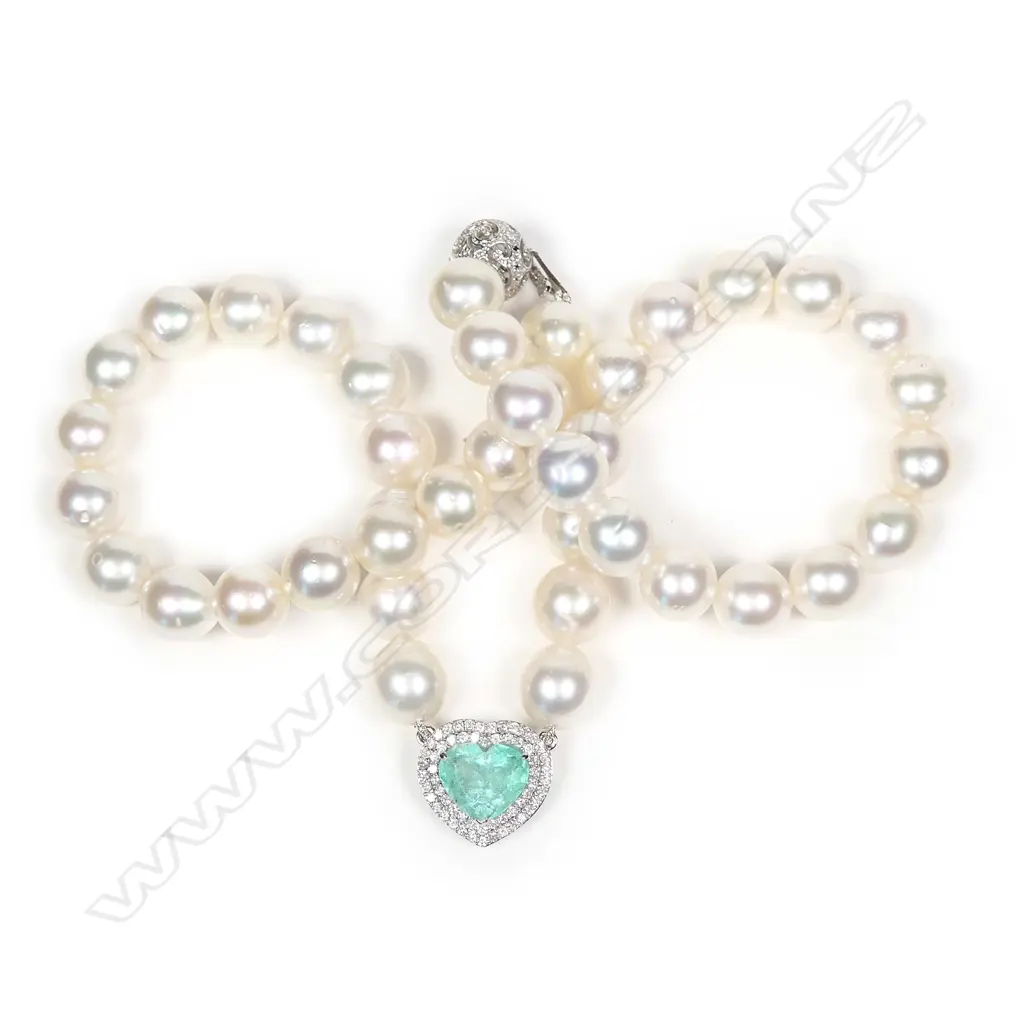 A pearl emerald and diamond necklace Image 1++