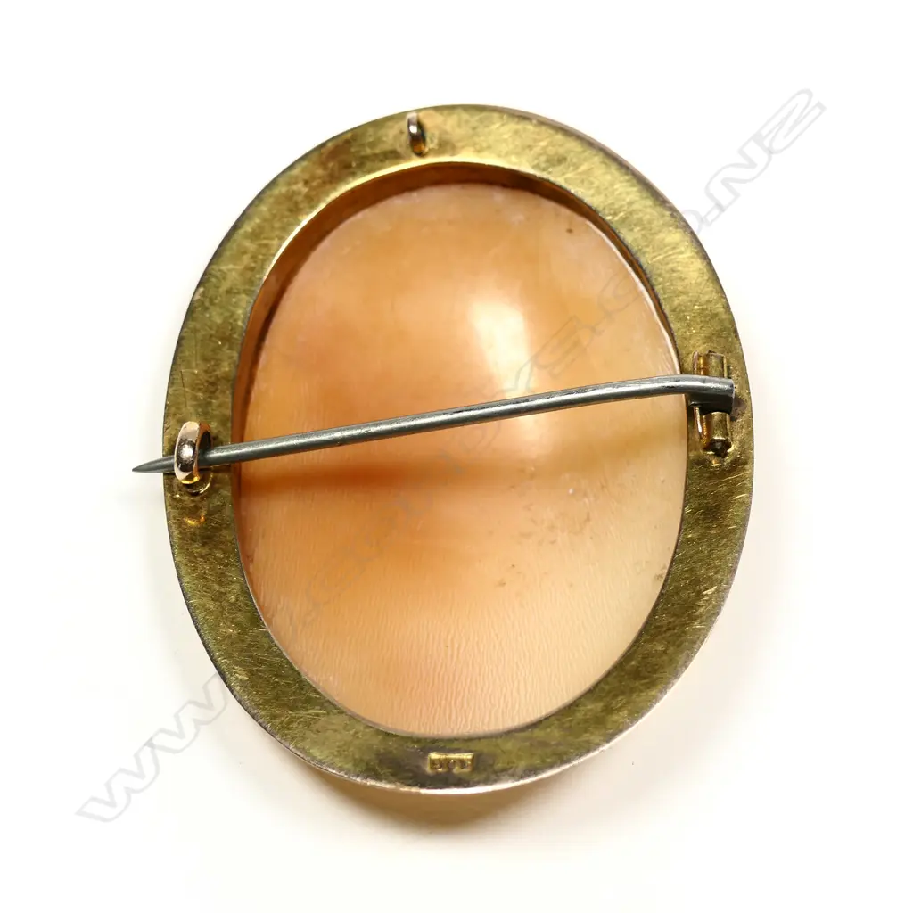 A c1900 9ct 3 Graces cameo brooch Image 1++