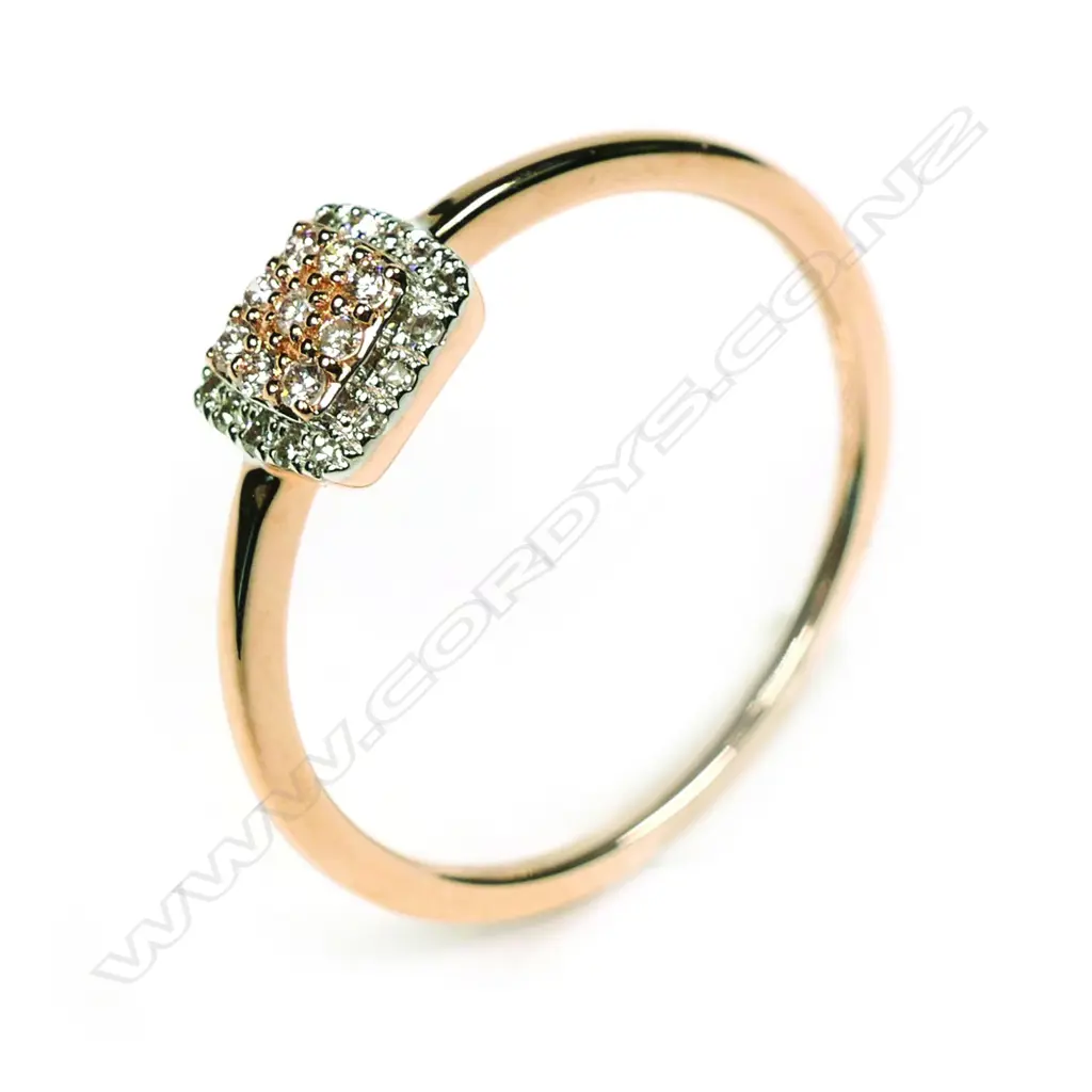 A 14ct rose gold diamond ring Image 1++