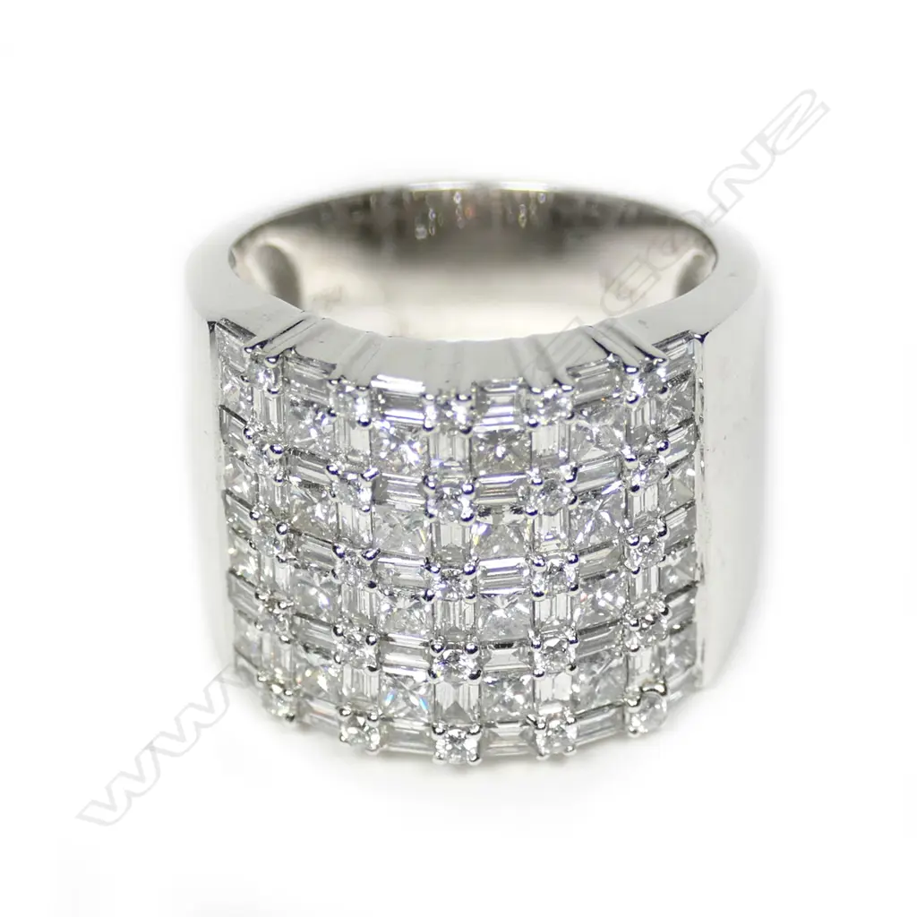A large 18ct white gold 99 diamond ring Image 1++