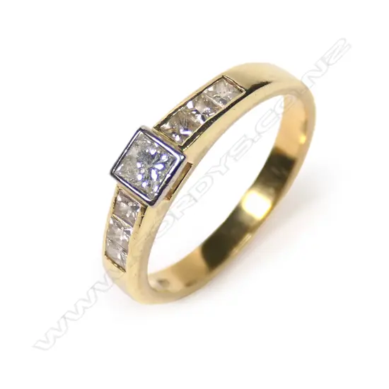 An 18ct gold and diamond ring