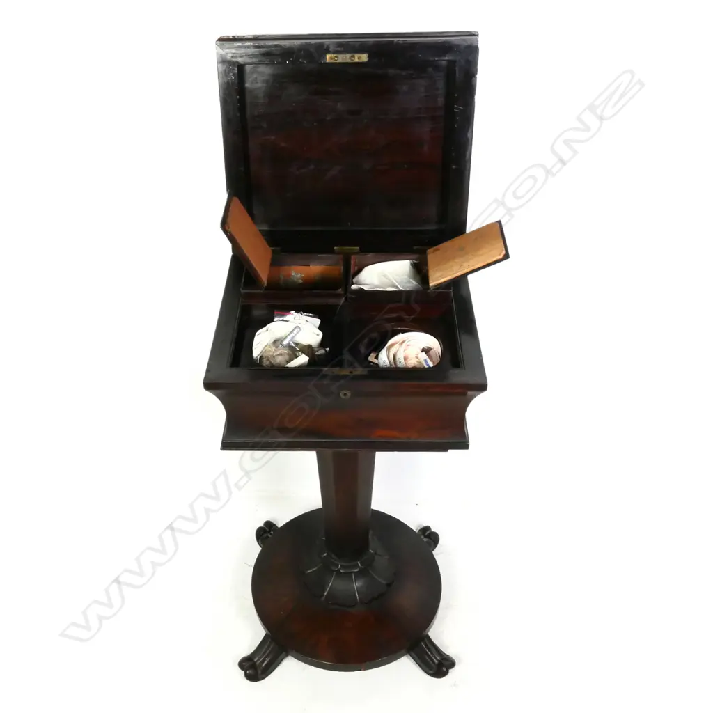 A Regency rosewood teapoy Image 1++