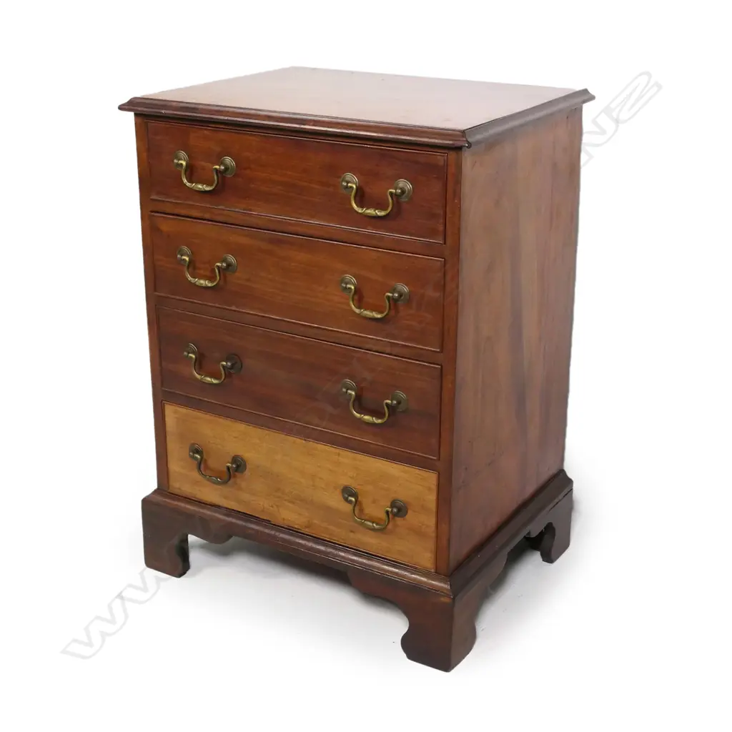 A Georgian style mahogany cutlery chest Image 1++