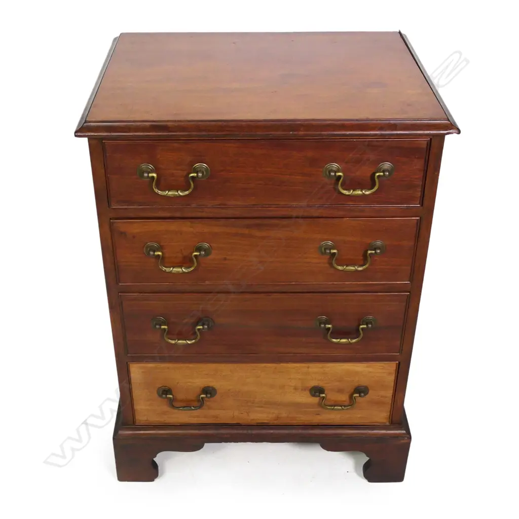A Georgian style mahogany cutlery chest Image 1++