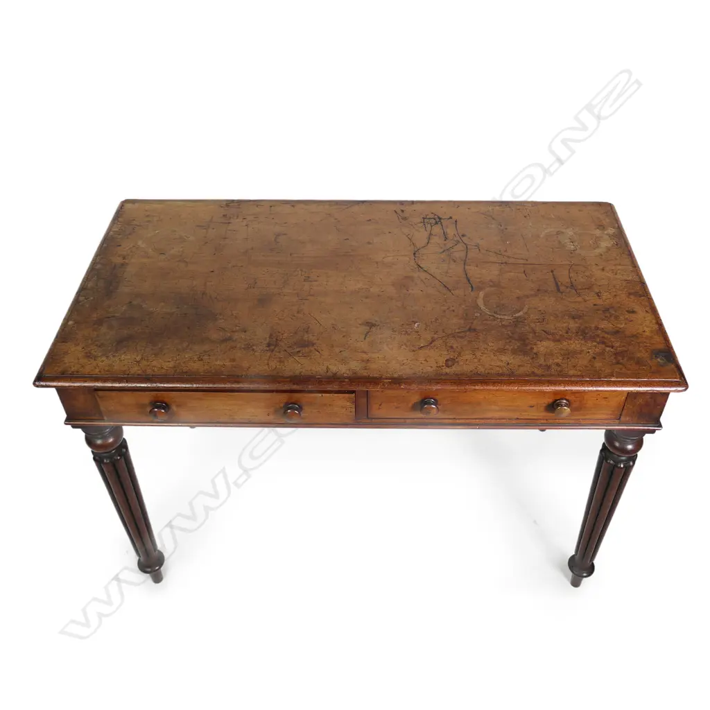 A Victorian mahogany side table, Image 1++