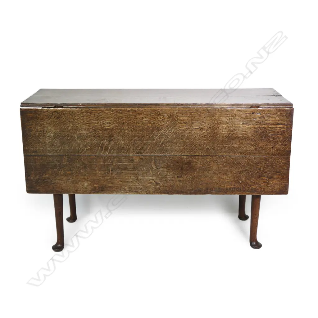 A George III country oak drop side table Image 1++