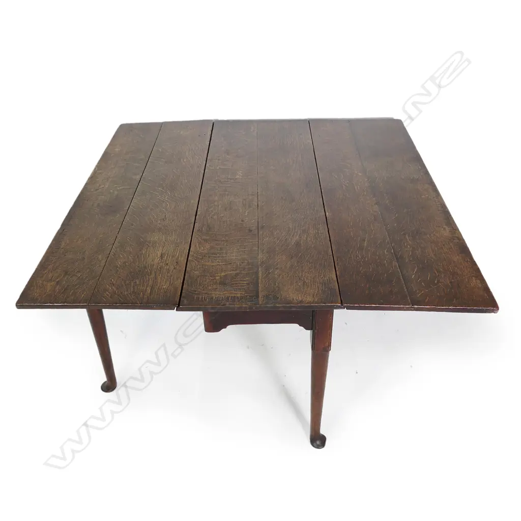 A George III country oak drop side table Image 1++