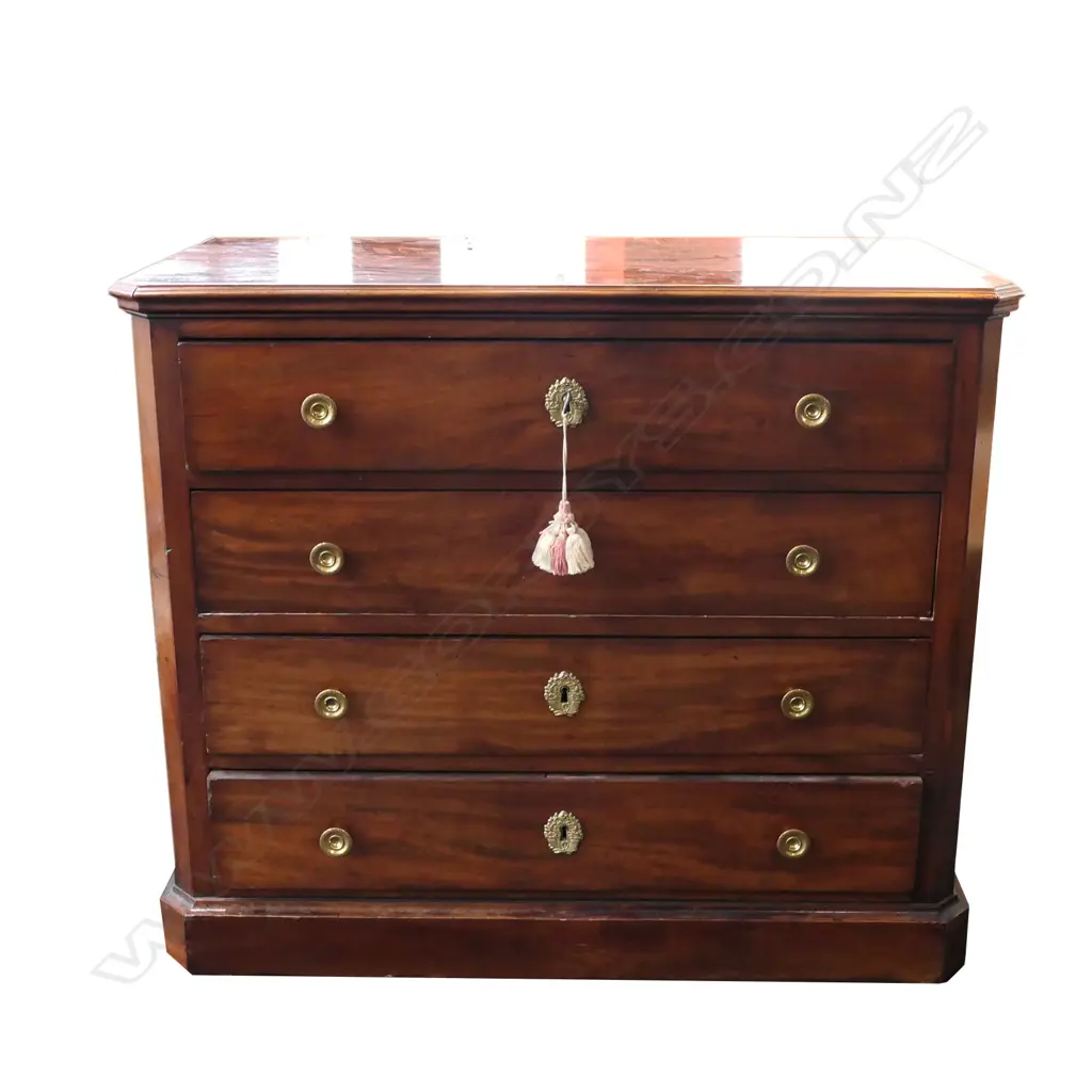 A Victorian mahogany small proportion four drawer chest Image 1++