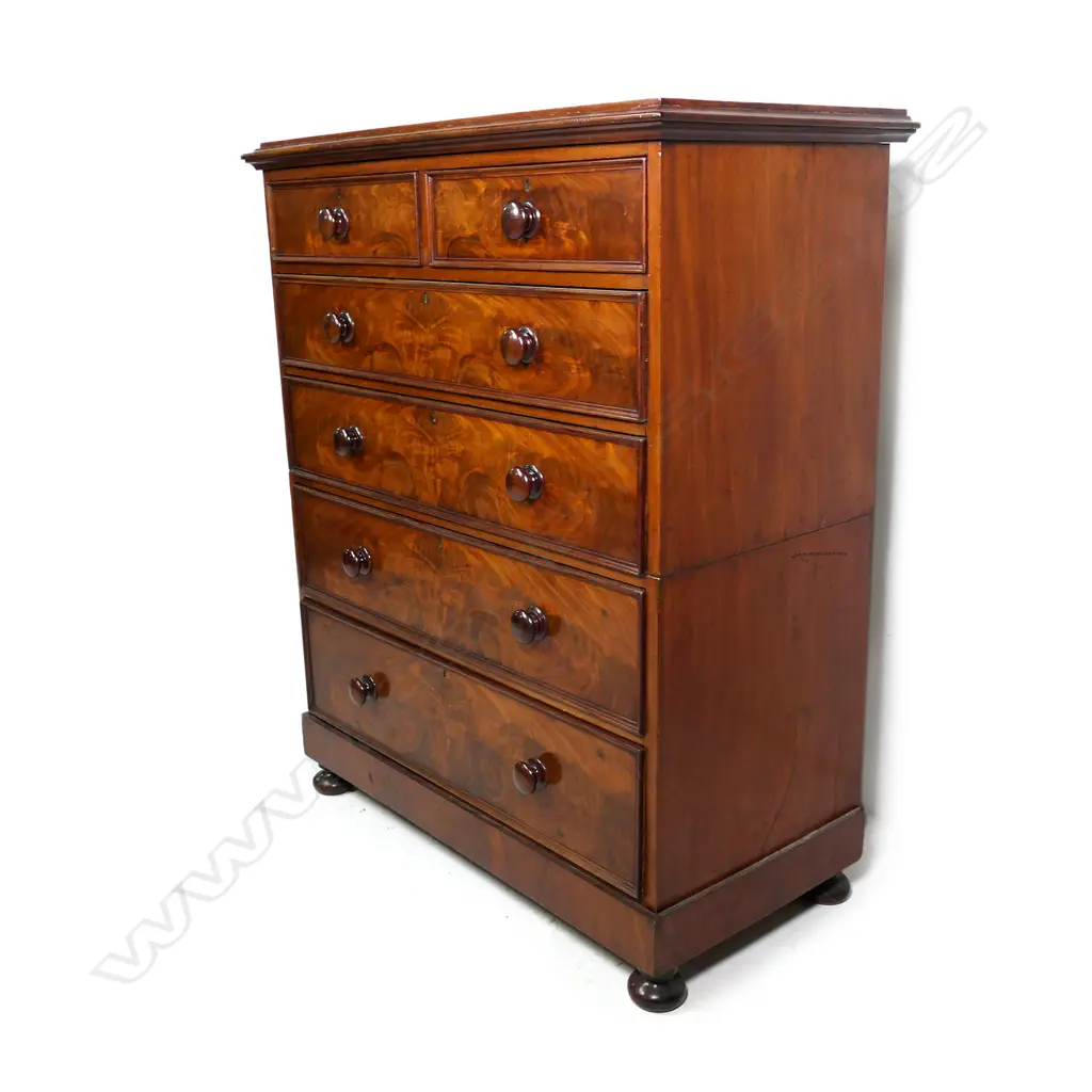 A Victorian mahogany split six drawer chest Image 1++