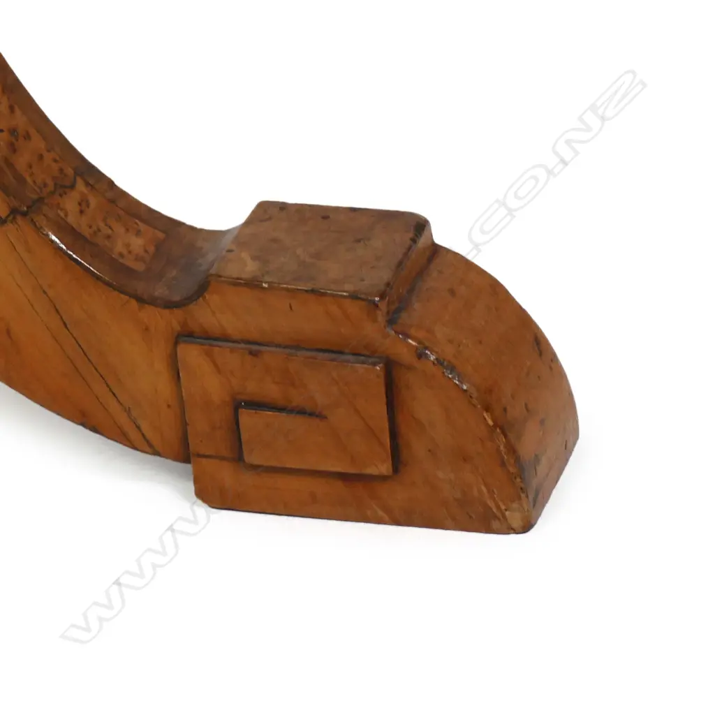 A rare and impressive New Zealand colonial Winks & Hall native timbers wine table Image 1++