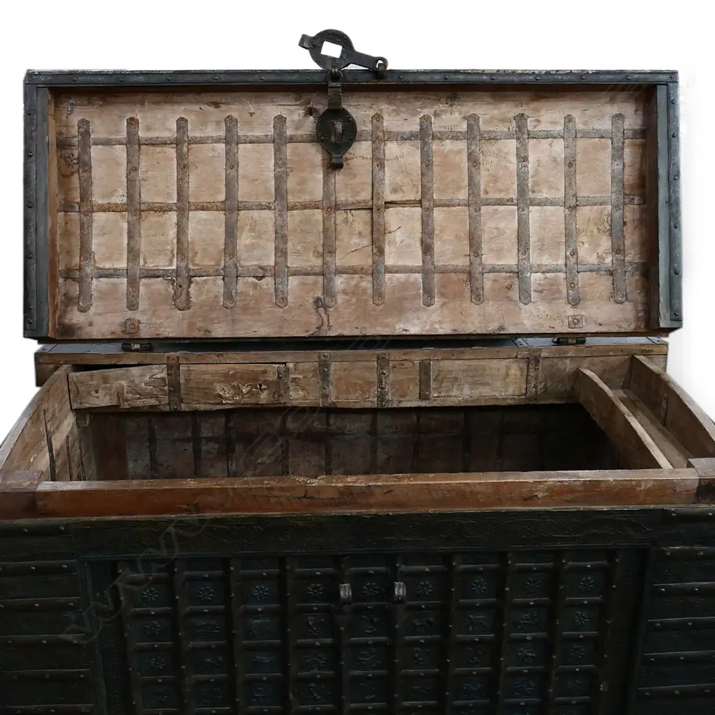 A large Indian steel sheathed sandalwood dowry coffer Image 1++